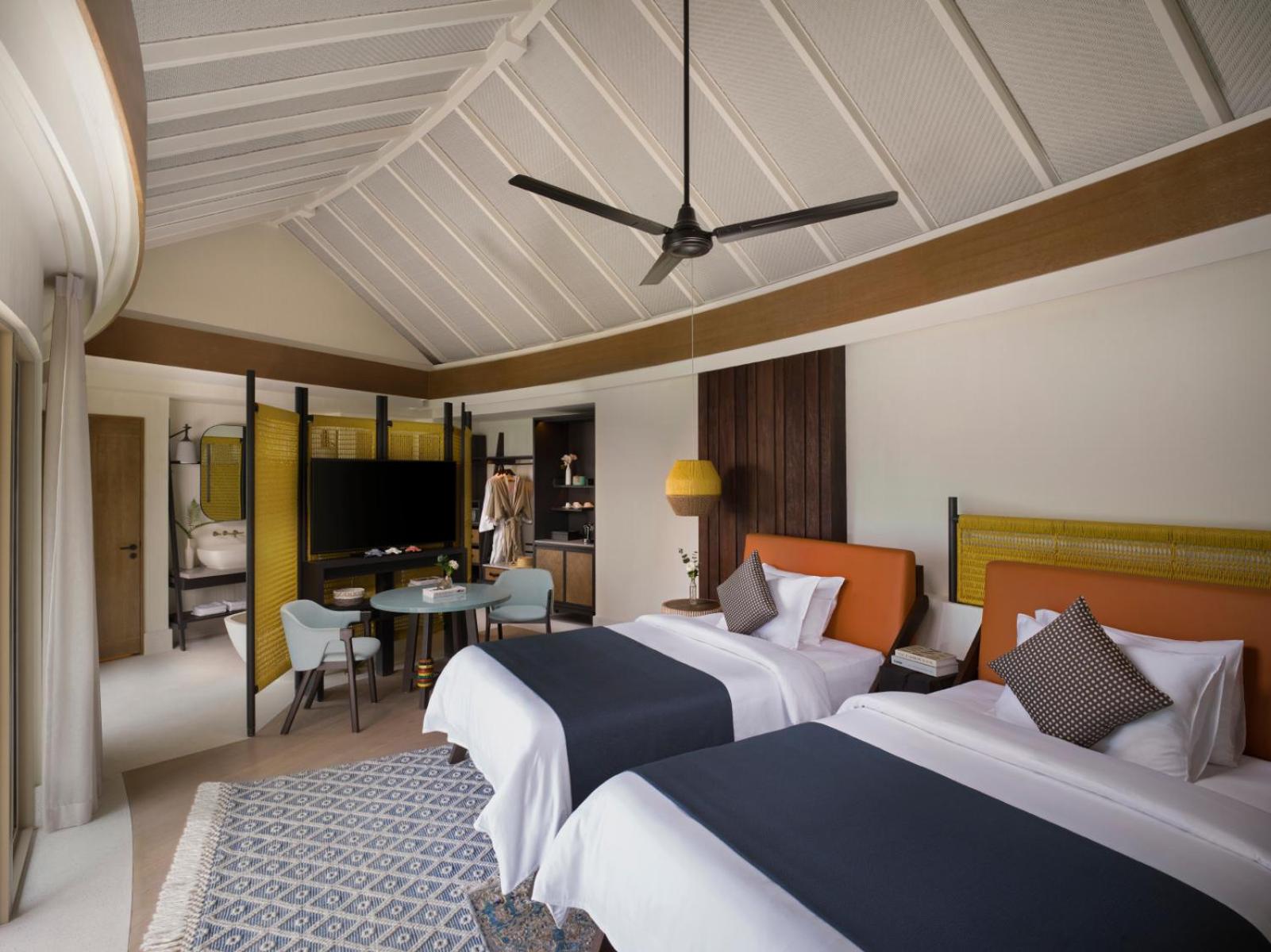2 Bedrooms, Residence, Over Water Pool