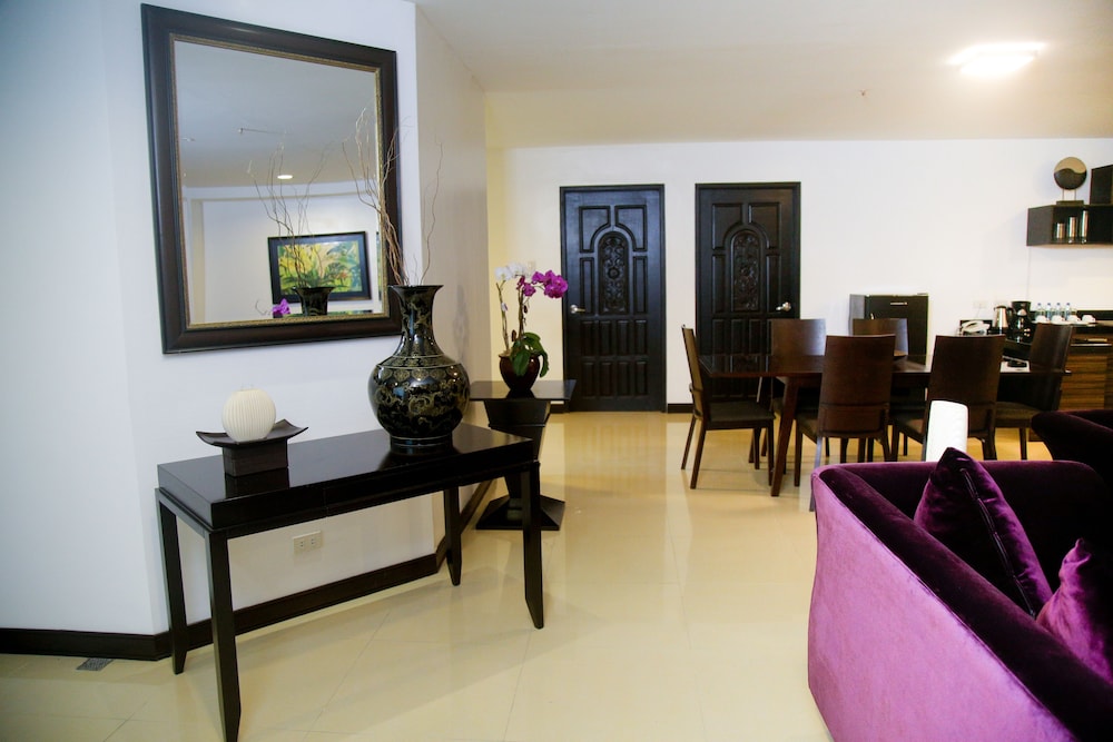 Forest Crest Nature Hotel and Resort Powered by ASTON (ex Chateau Royale Sports and Country Club) 47/77