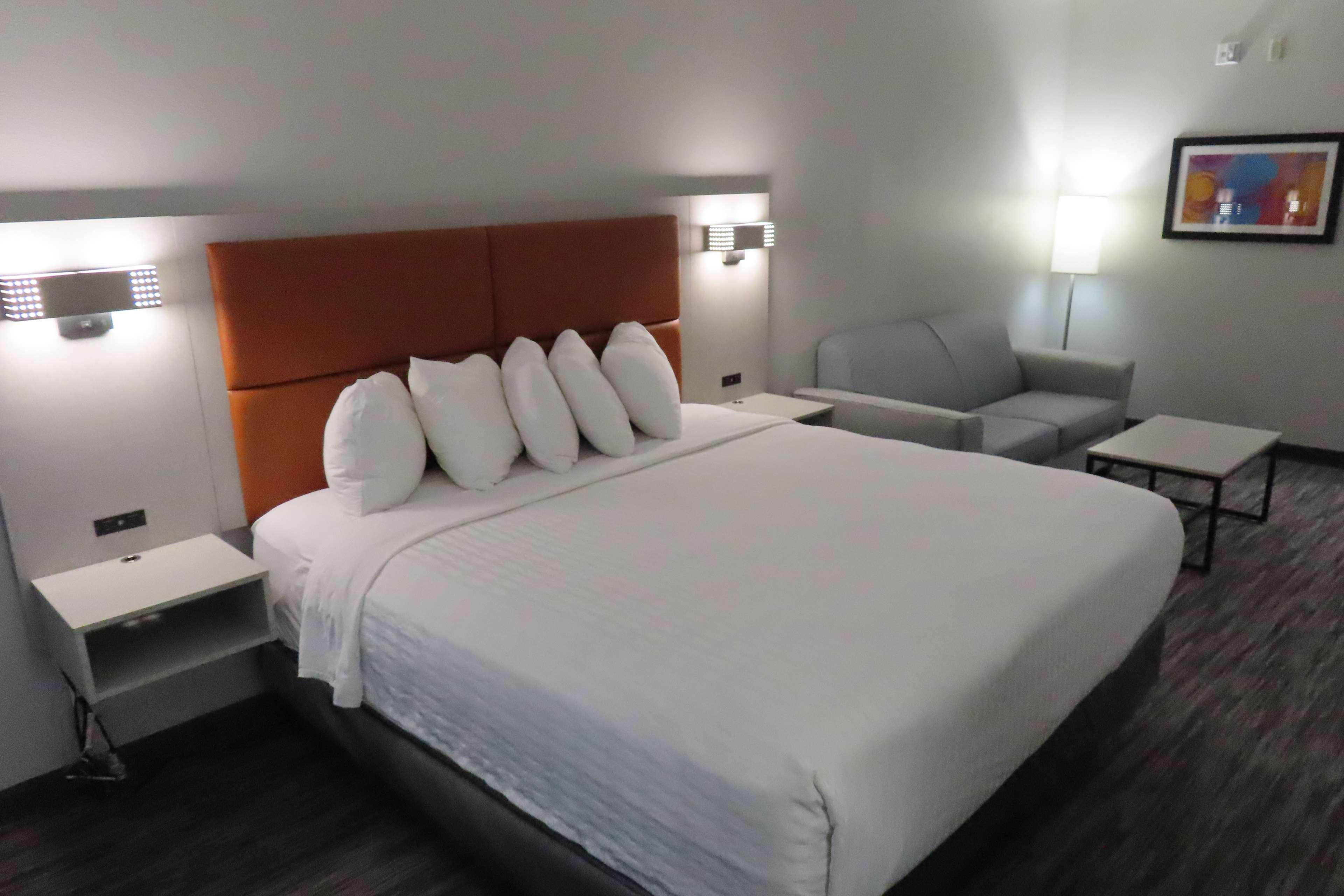 Room, King Bed, Accessible