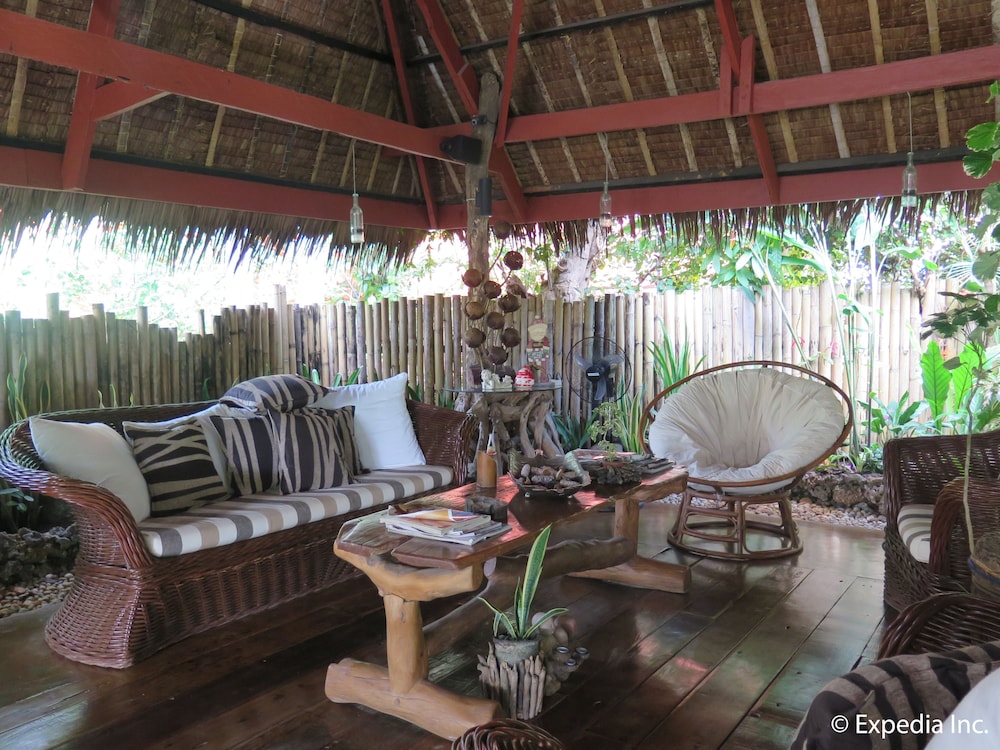 Oasis Resort 42/66