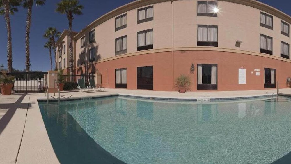 Holiday Inn Express Clermont in CLERMONT - FL