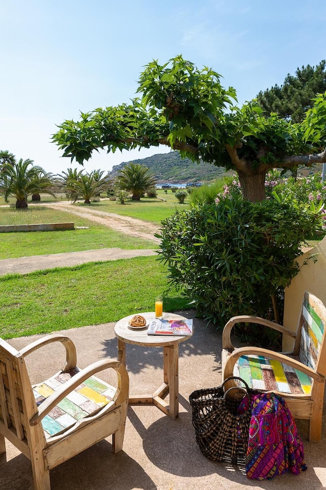 Marina Di Lava Hotel 5/60