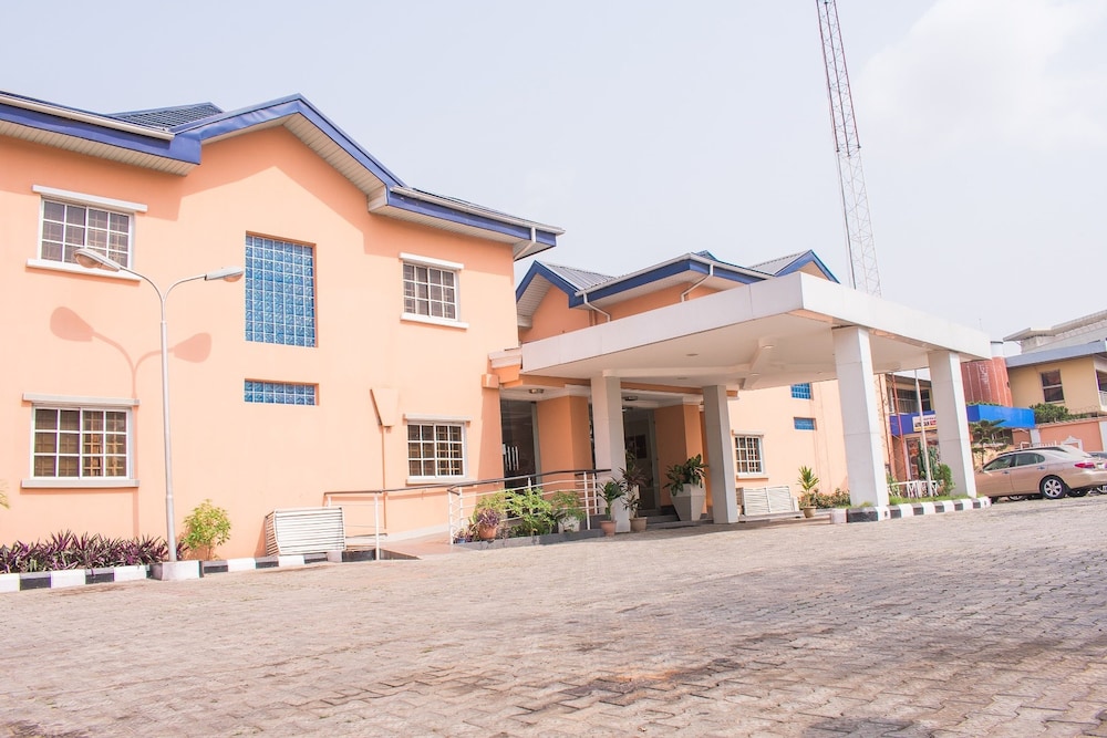 Primal Hotel GRA-Ikeja 7/50