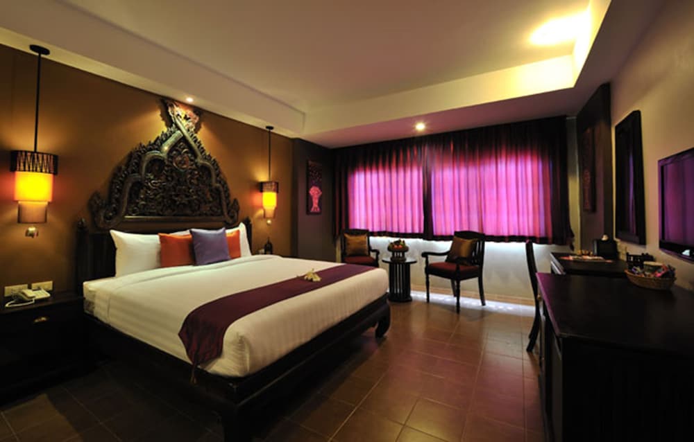 DELUXE, DOUBLE BED