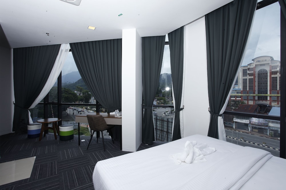 WE Hotel 37/52