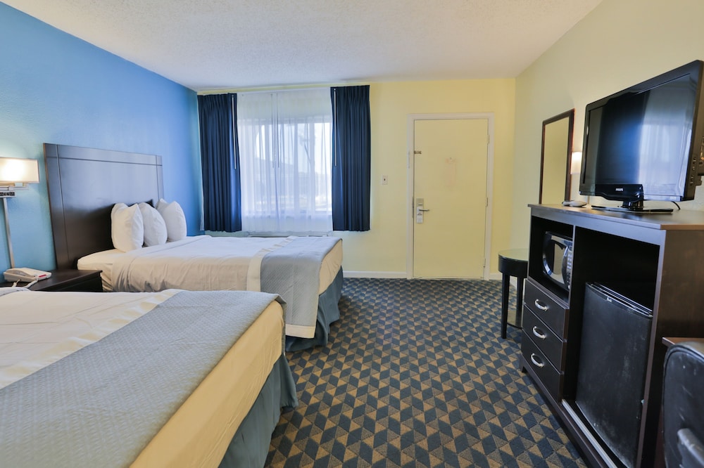 Days Inn by Wyndham Wrightstown 24/50