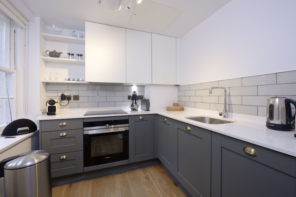 Destiny Scotland - Distillers House 50/50