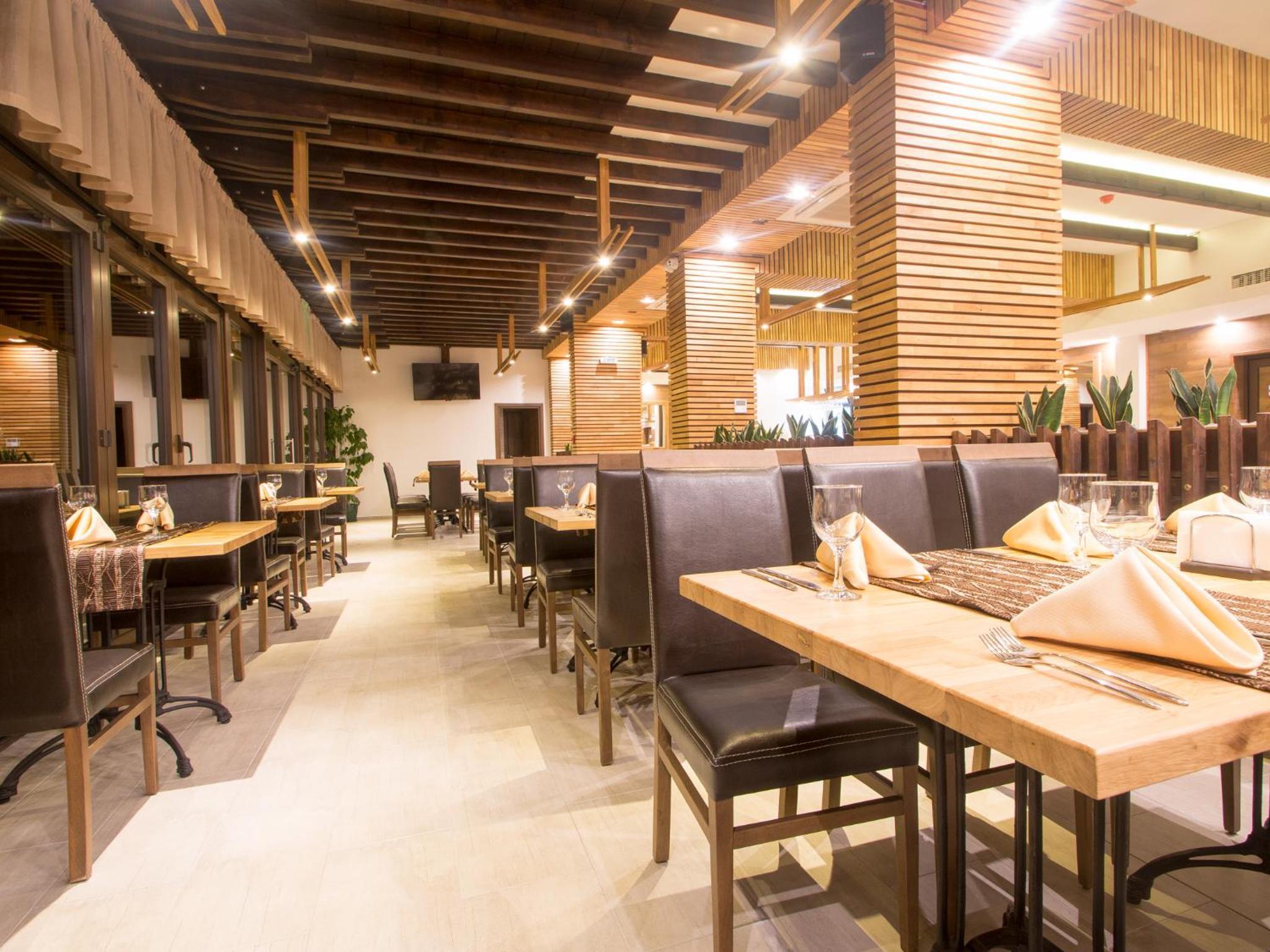 Park Hotel Asenevtsi 28/50