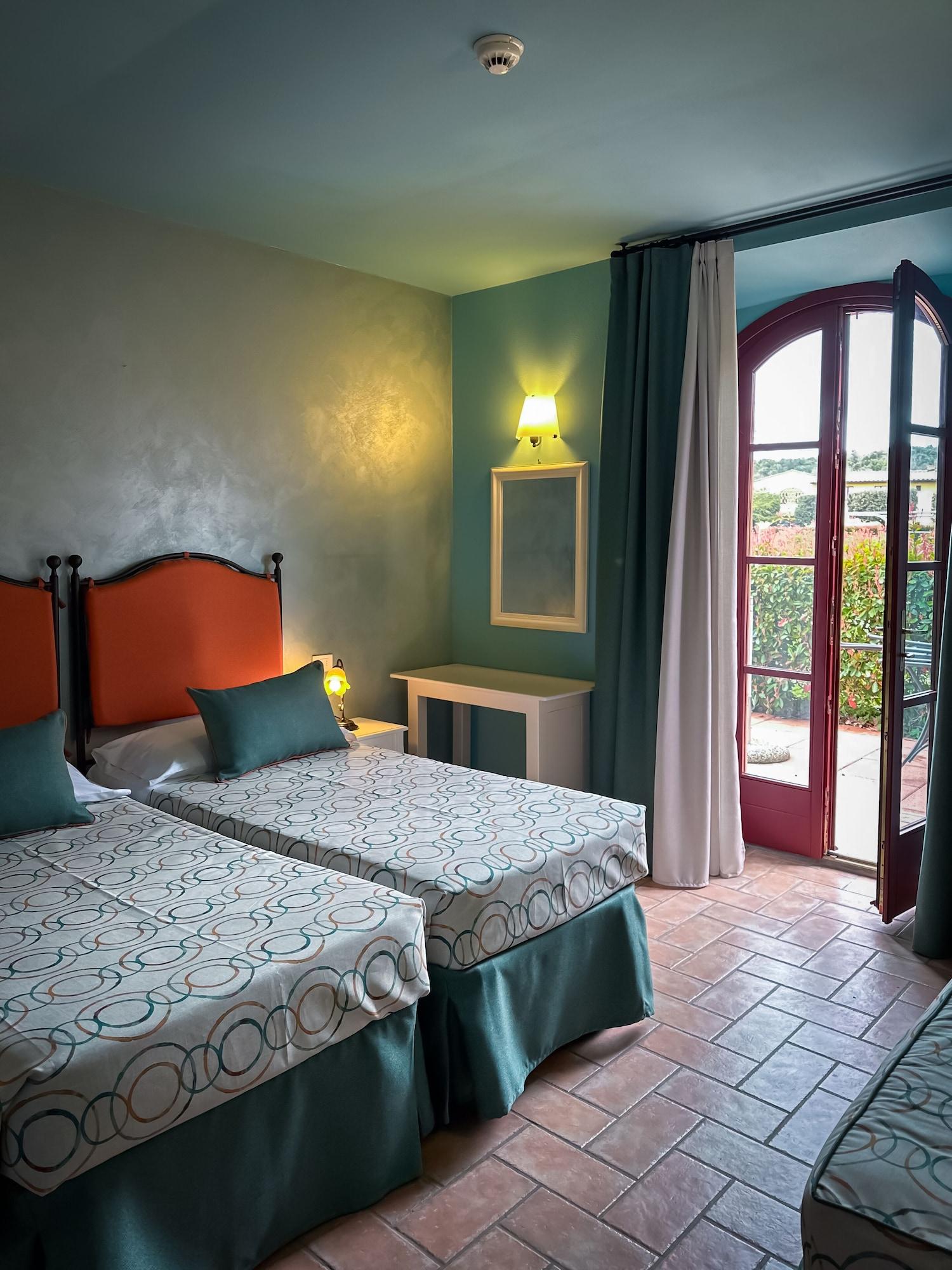 2 Bedrooms, Superior, Apartment, Private Garden, Patio, Ground Floor، Casolare Le Terre Rosse 2/5