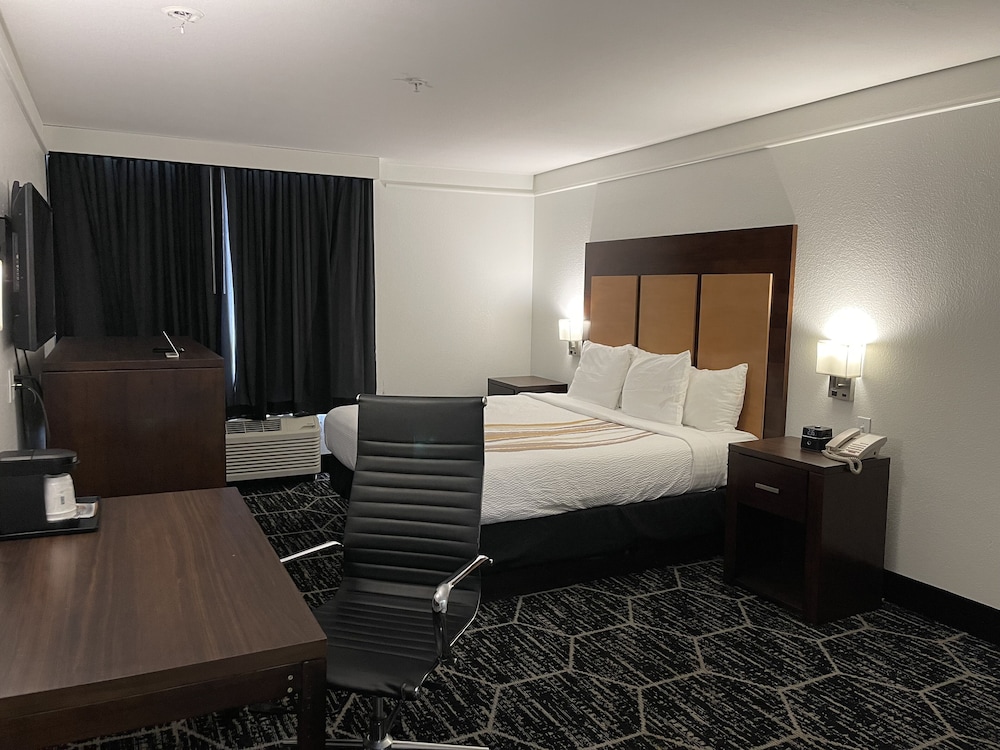 La Quinta Inn & Suites by Wyndham Hesperia Victorville 14/44