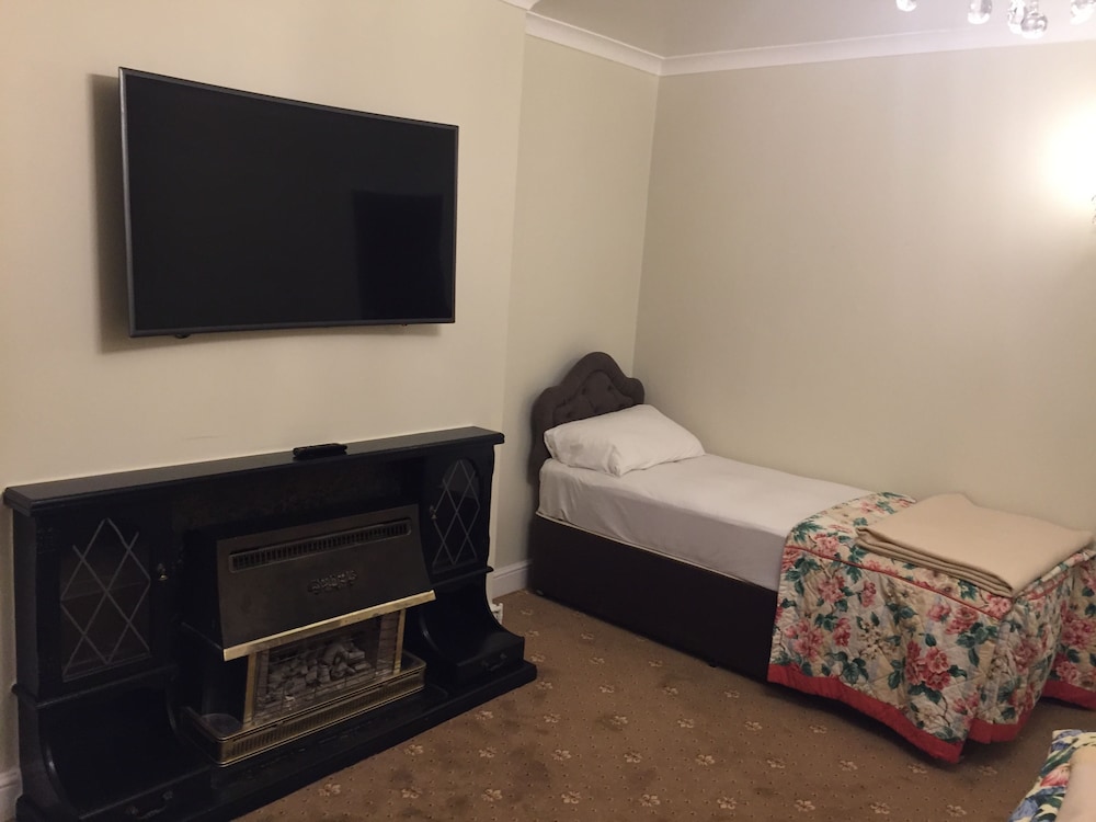 Albany Hotel 14/63