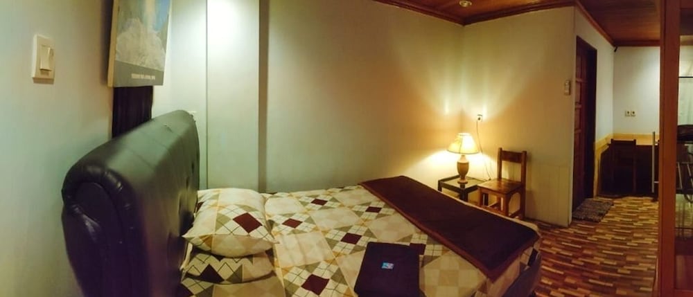 The Carstensz Homestay 5/20