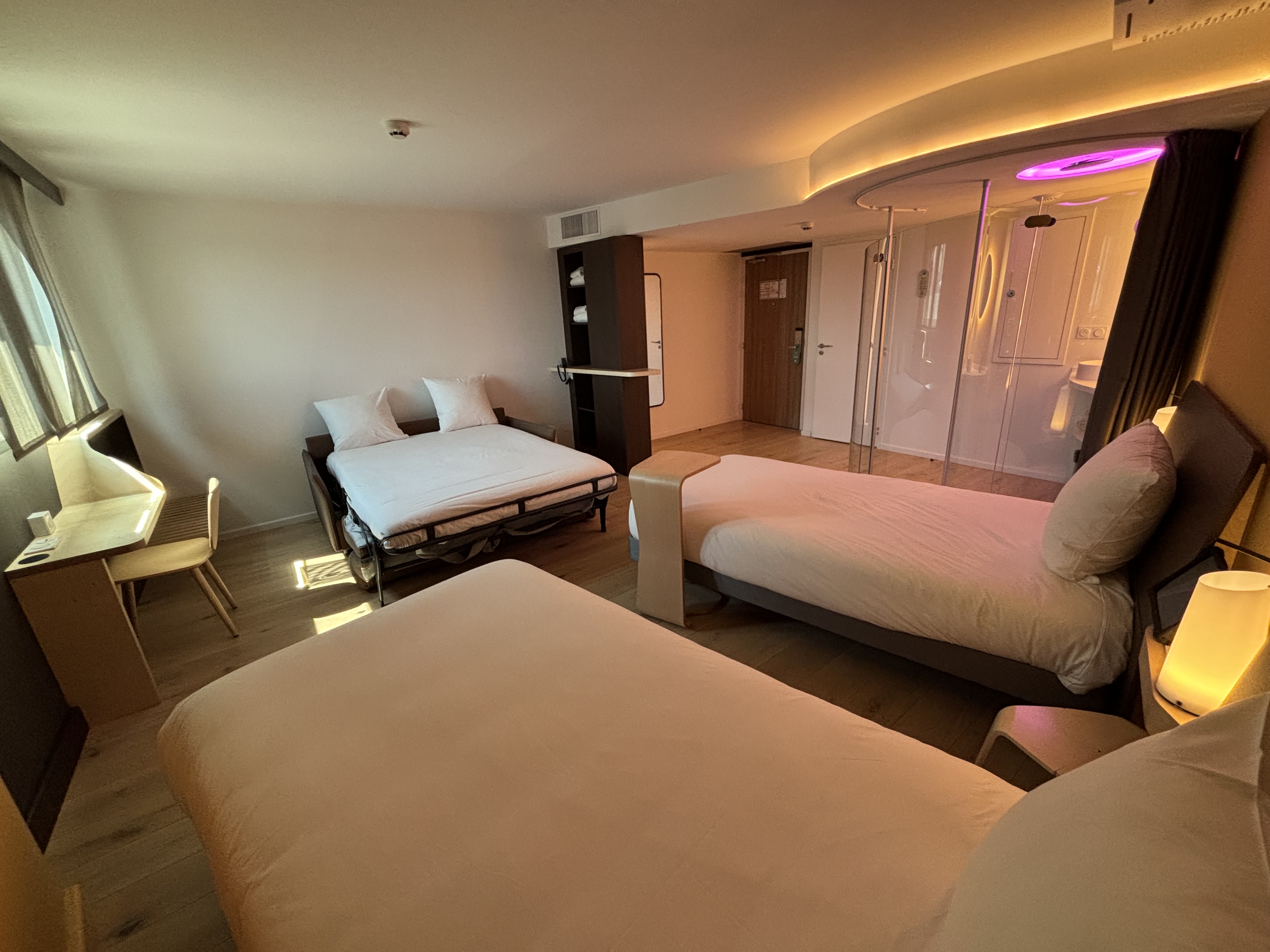 ROOM, TRIPLE