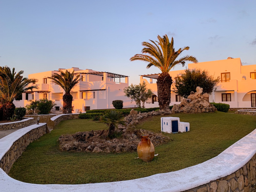Irini Hotel 47/63