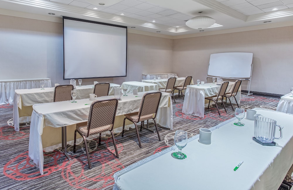 Holiday Inn Louisville Airport - Fair/Expo 55/57