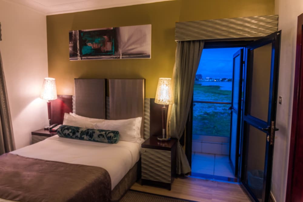 Protea Hotel By Marriott Lagos Kuramo Waters 15/71
