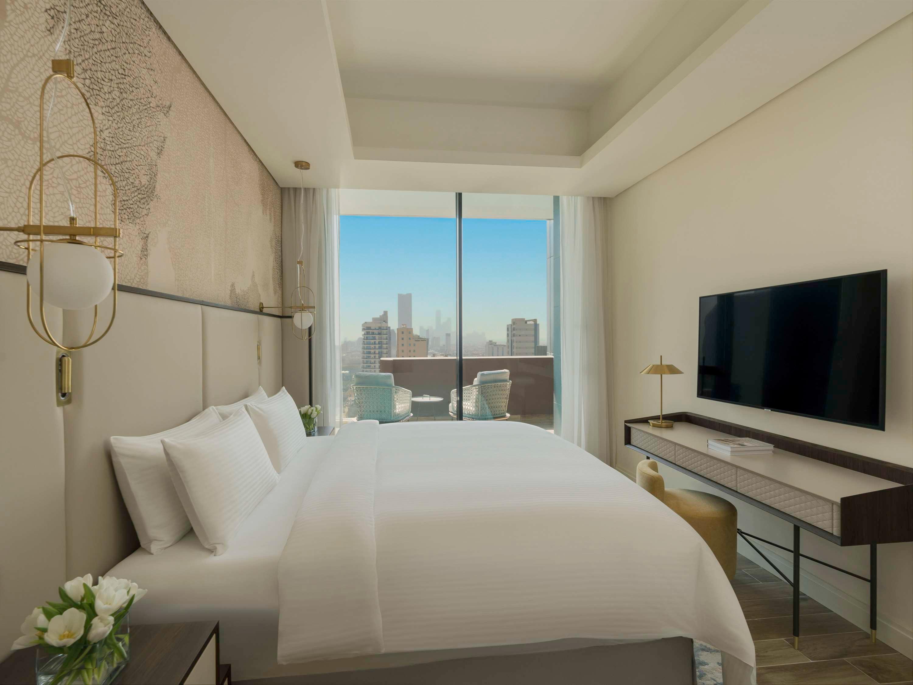 3 Bedrooms, Fairmont, Executive, Residence, Multiple Beds, Sky View, Terrace, Corner