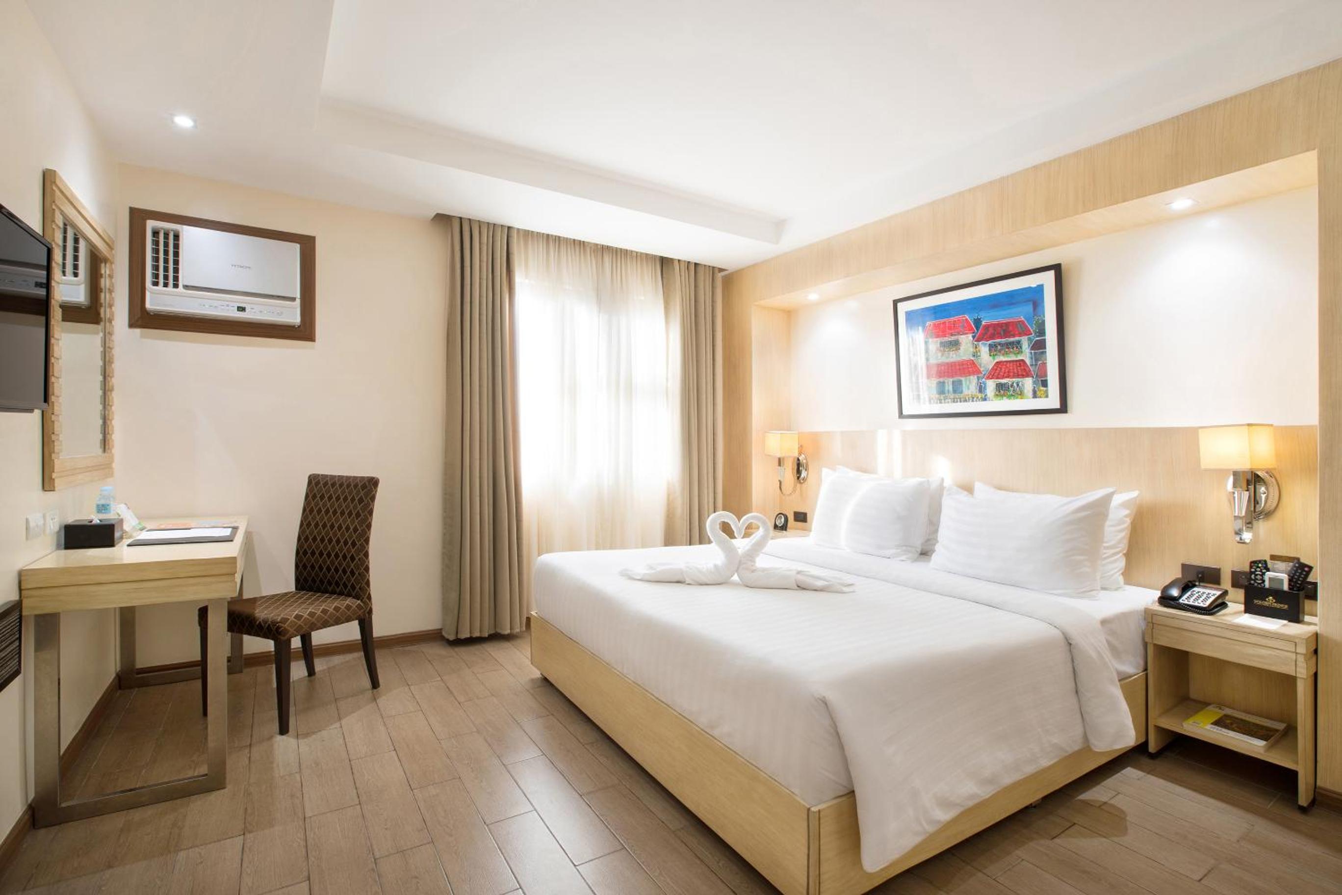 2 Bedrooms, Royal, Suite, Tower Two