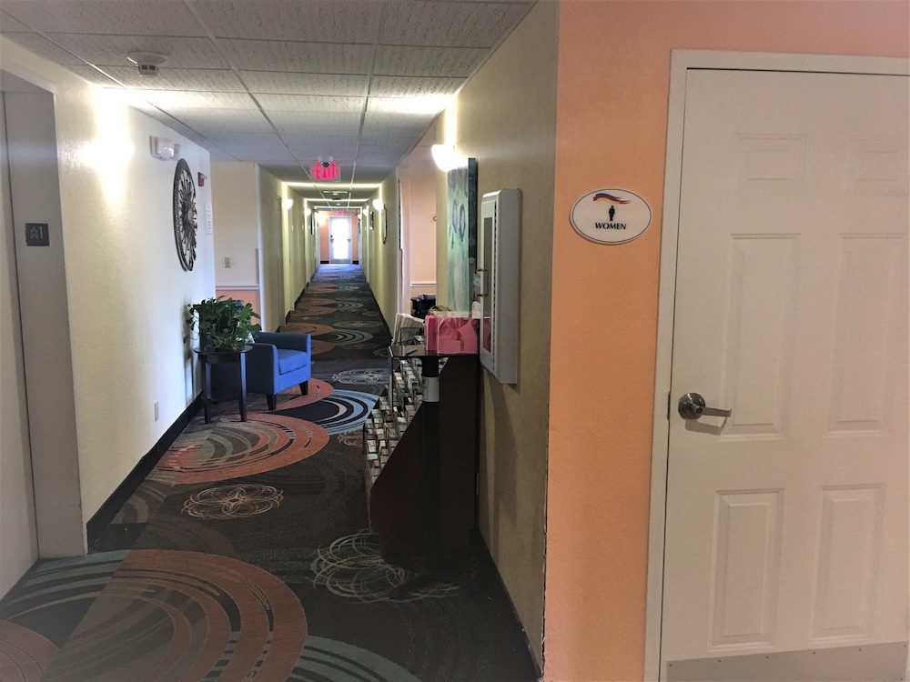 Baymont By Wyndham Lakeland 12/21