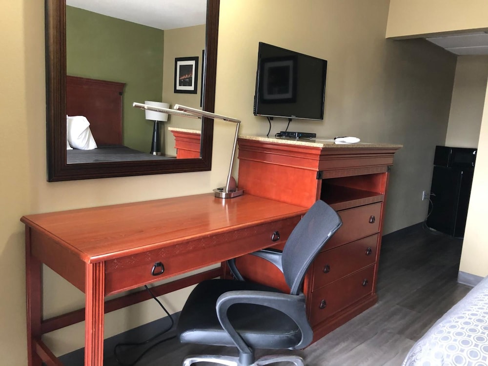 Deluxe Inn & Suites By OYO Miami OK 29/51