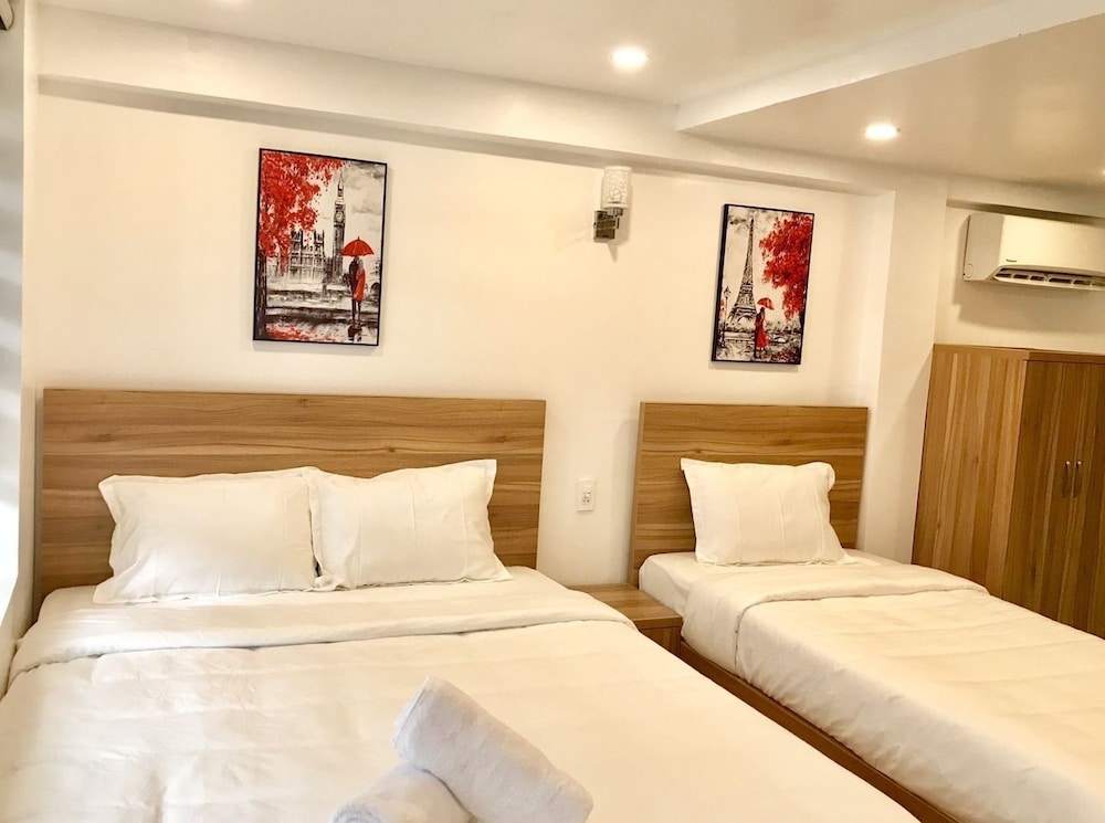 Louis Hostel 15/50