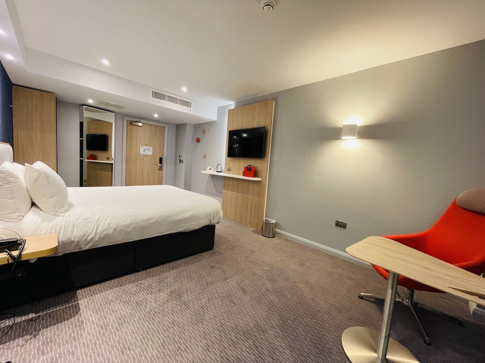 Holiday Inn Express Cheltenham 58/58