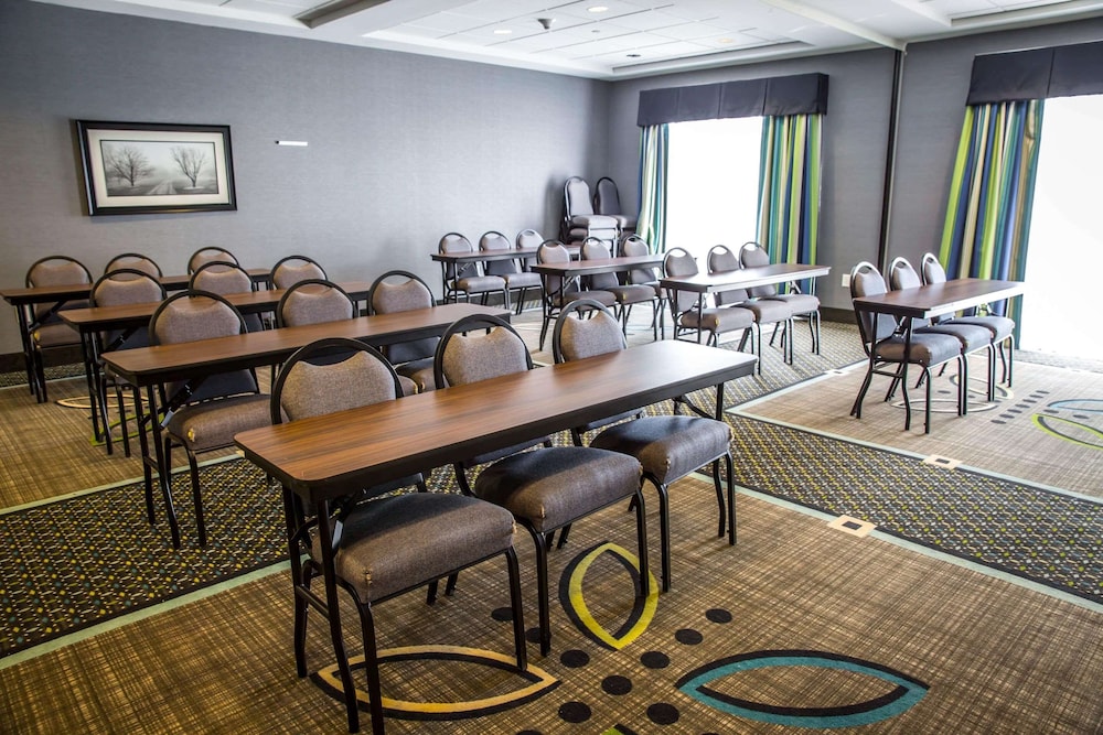 Comfort Suites New Bern near Cherry Point 54/65