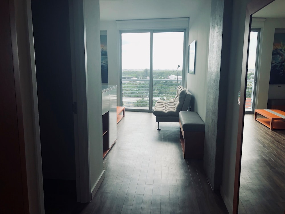 Maritime Hotel Fort Lauderdale Cruise Port 21/42