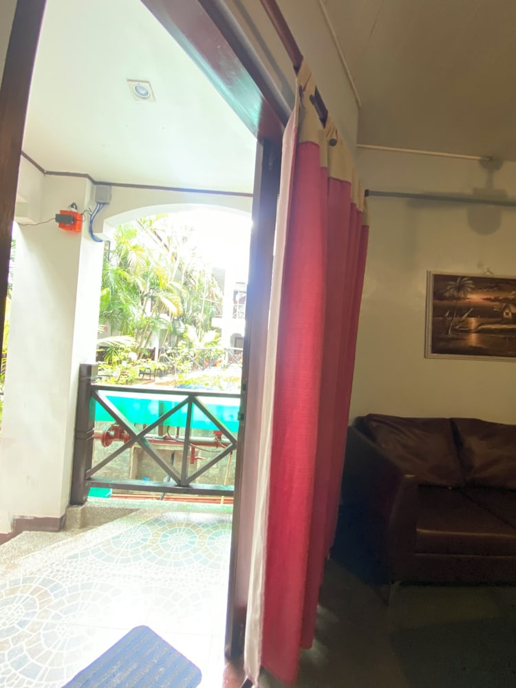 NIRVANA BEACH RESORT 28/50
