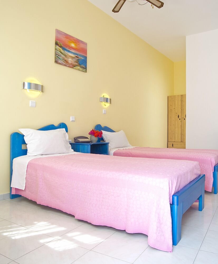 ROOM, TRIPLE, SEA VIEW