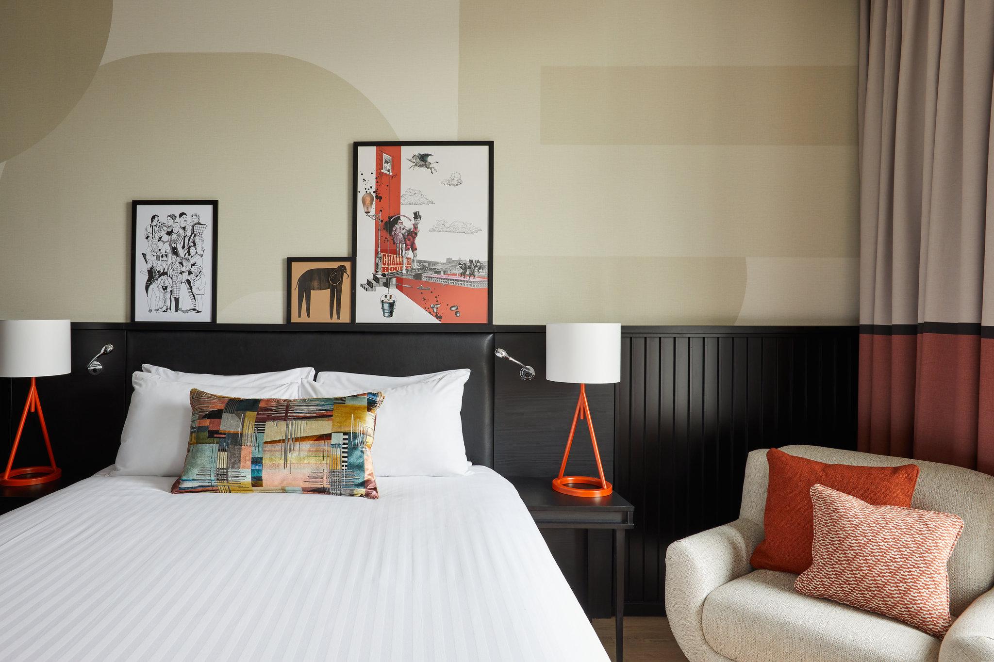 غرفة قياسية بسرير كينج بشرفة، Indigo Hotel Newcastle 5/10