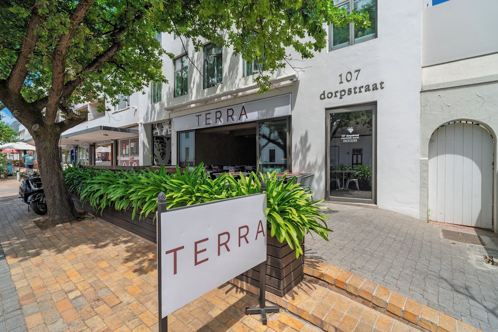 107 Dorpstraat Boutique Hotel 10/70