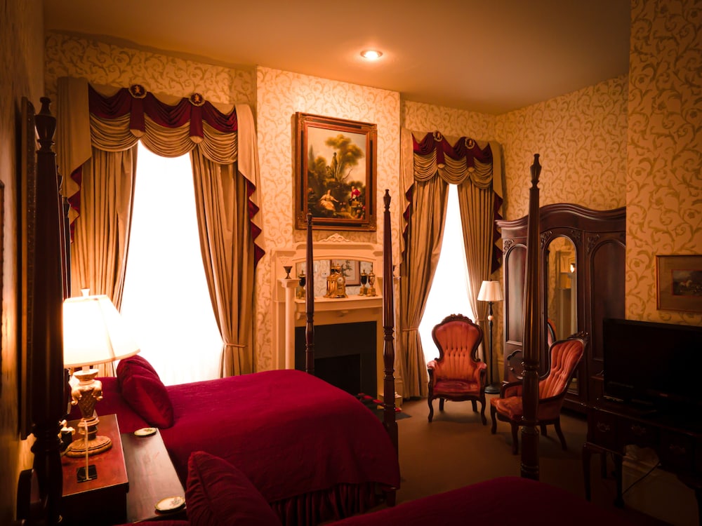 The Guest House Historic Mansion 47/73