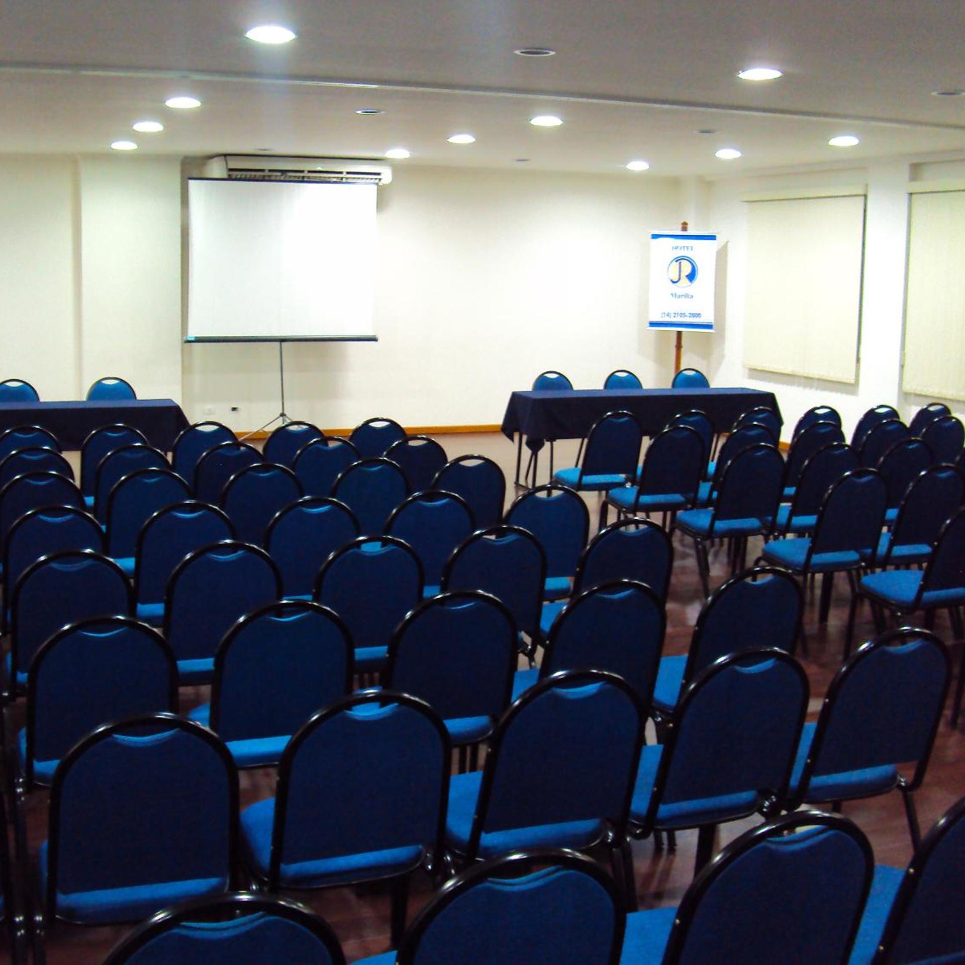 JR Hotel Marilia 41/50