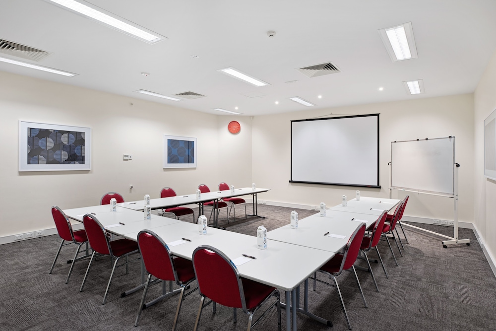 Quest Mawson Lakes 60/78