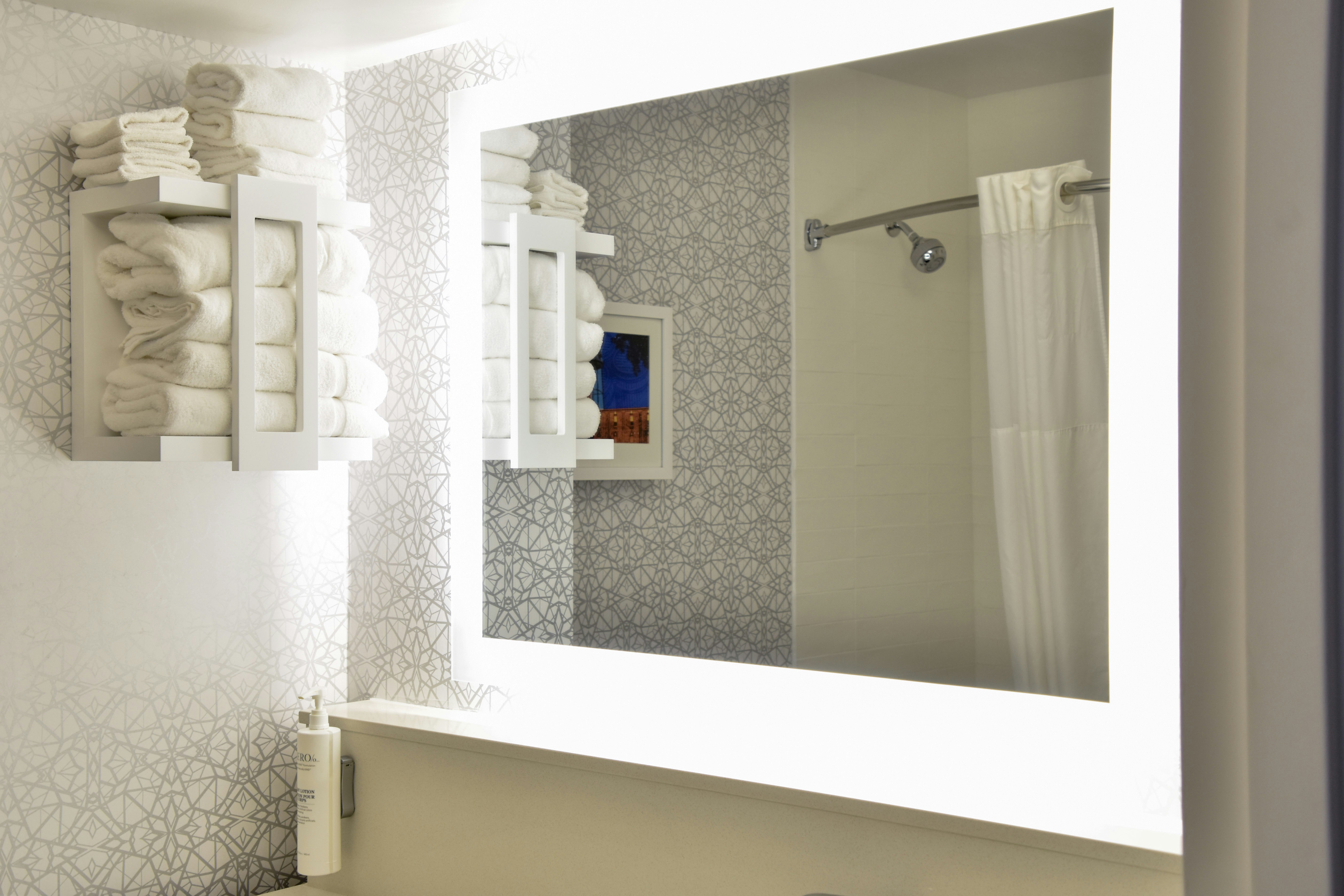 غرفة بسريرين كوين بحوض استحمام، Hampton Inn Frankfort 3/3