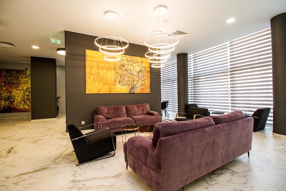 Best Western Plus Premium Inn 39/57