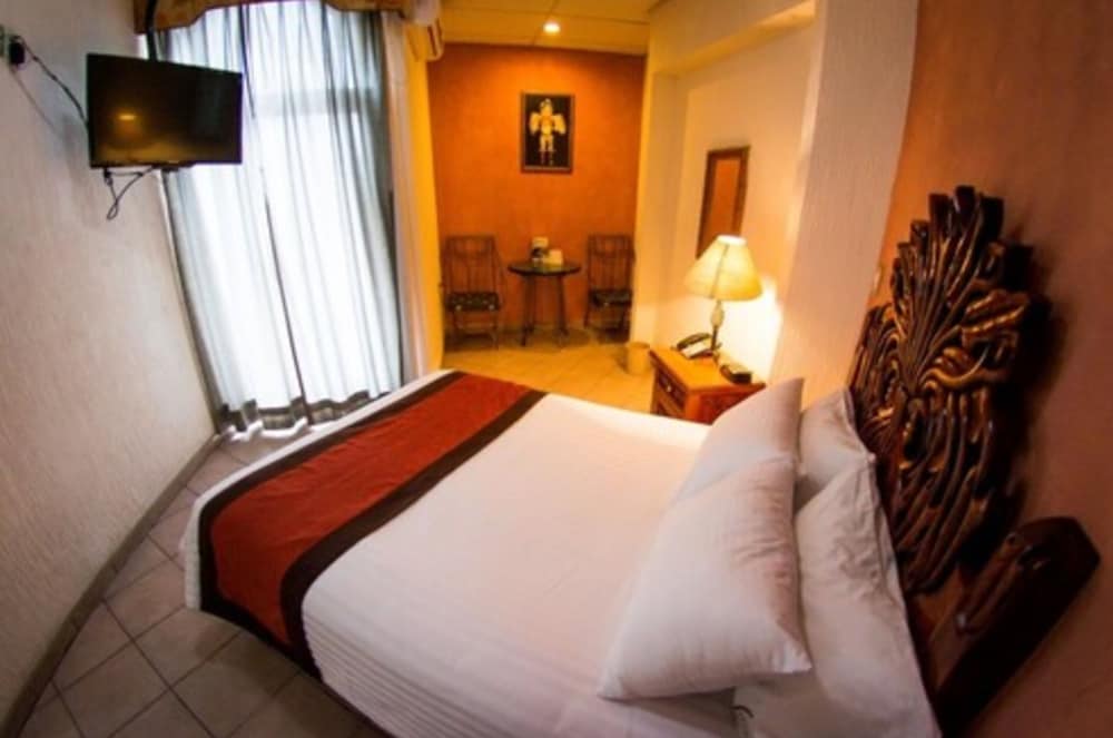 Real Azteca Hotel 6/25
