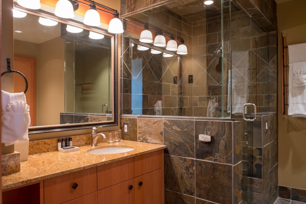 Sunshine Mountain Lodge - Superior Room 58/61