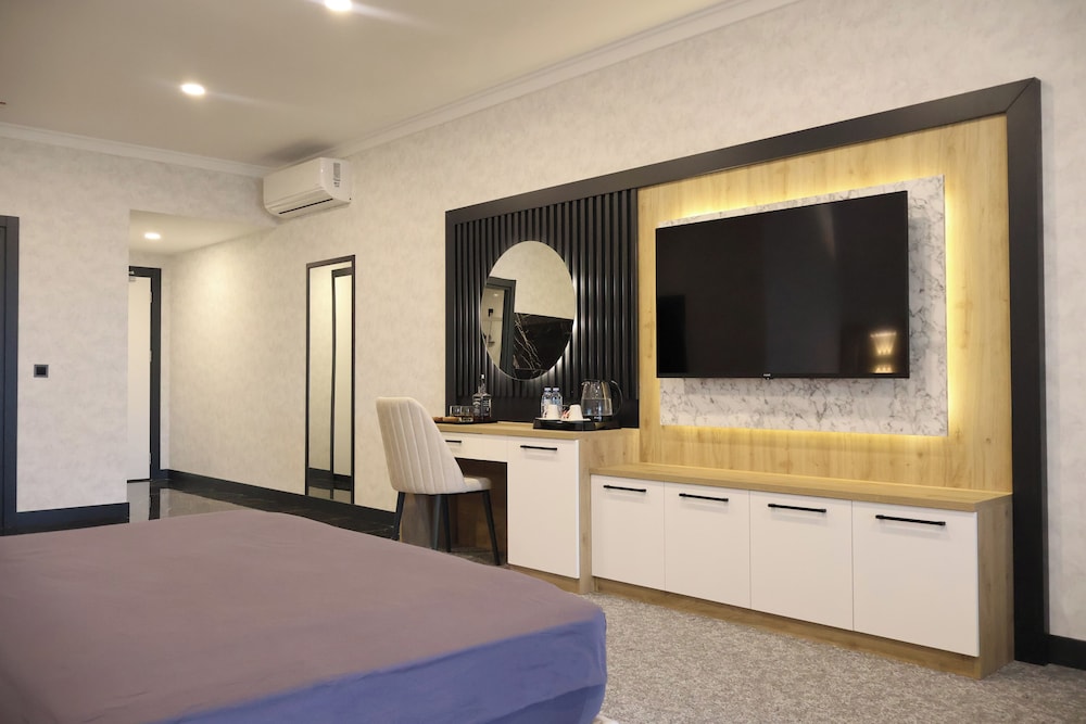HOME PLUS Hotel & SEYHLI 18/42
