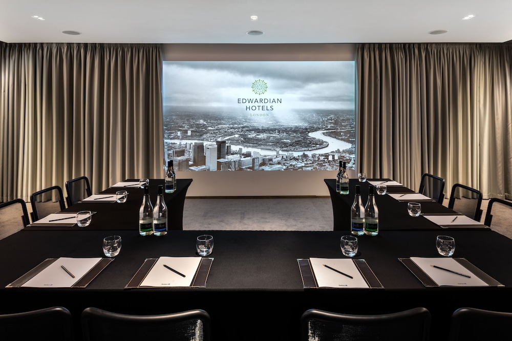Radisson Blu Edwardian Mercer Street Hotel 61/71