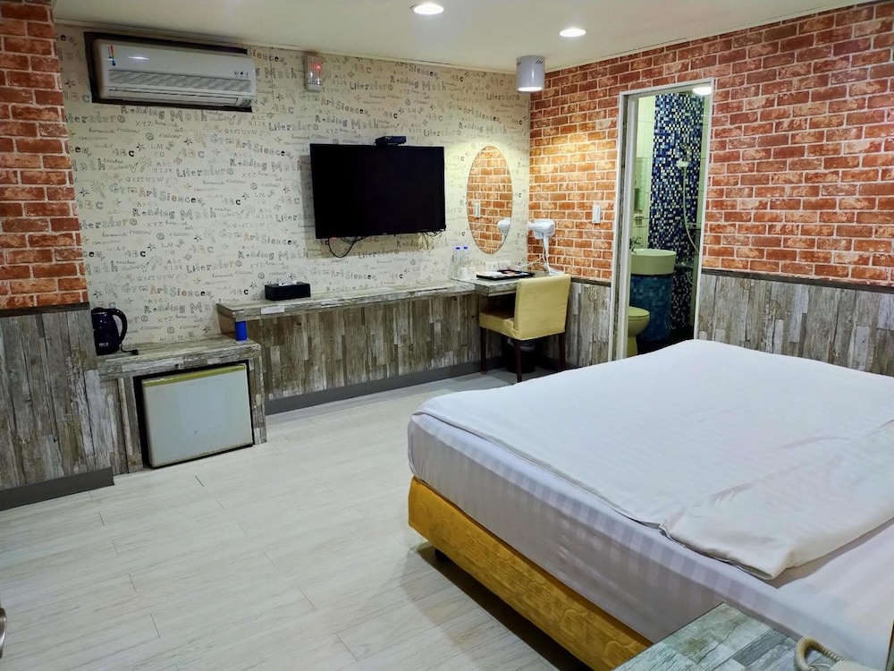 Bin City Hotel 36/50