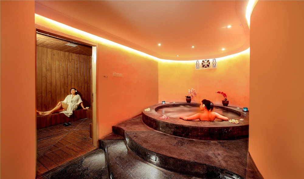 The Radiant Hotel Spa 26/50