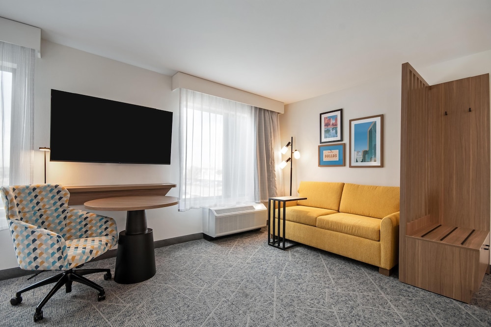 Hampton Inn & Suites by Hilton Irving DFW Airport North 36/56