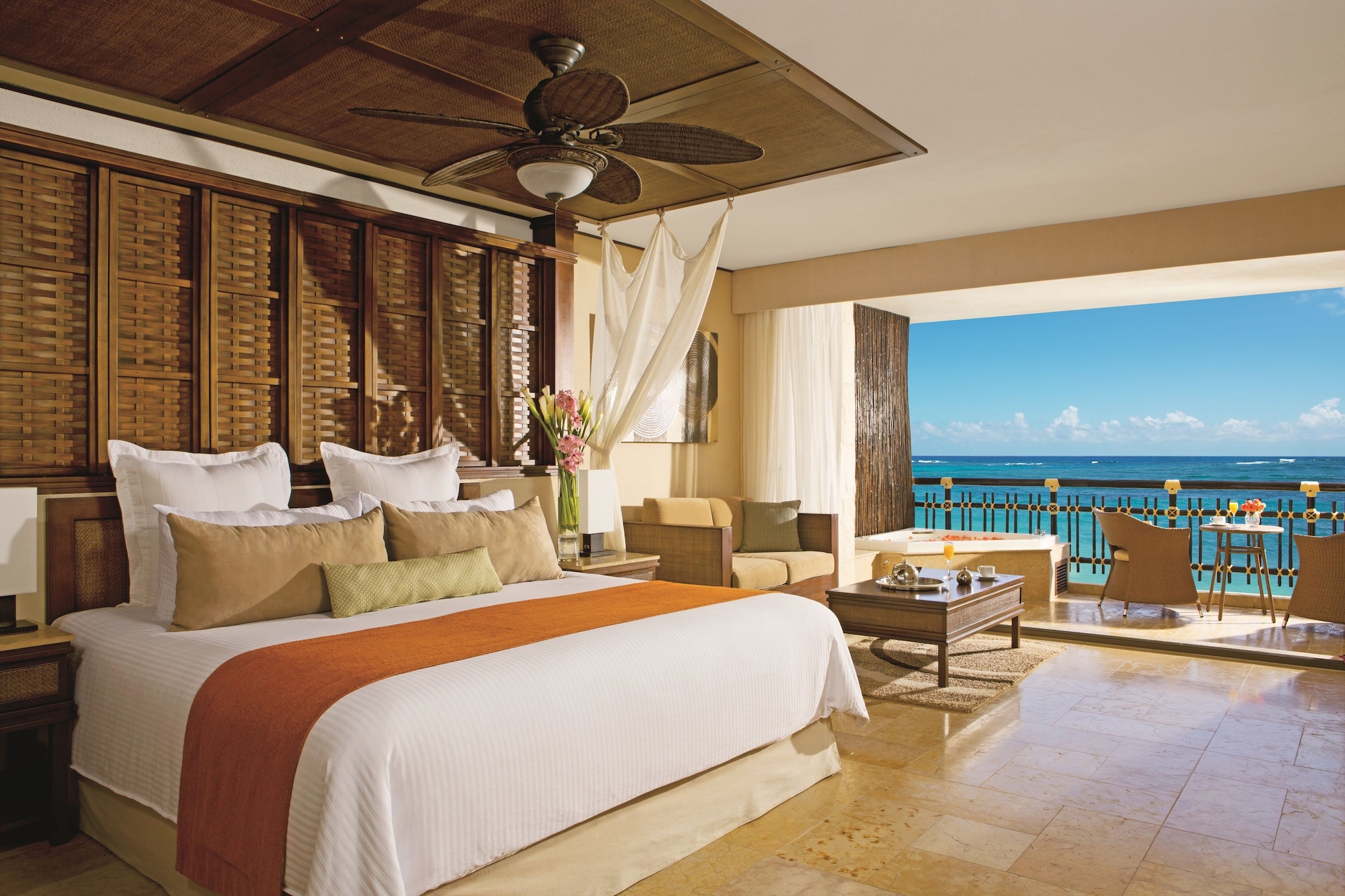 Honeymoon, Preferred Club, Suite, King Bed, Ocean Front