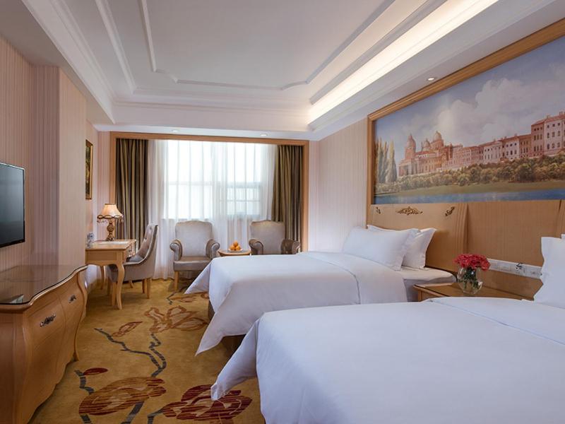 Vienna International Hotel (Guangzhou Xintang Niuzaicheng) 7/24