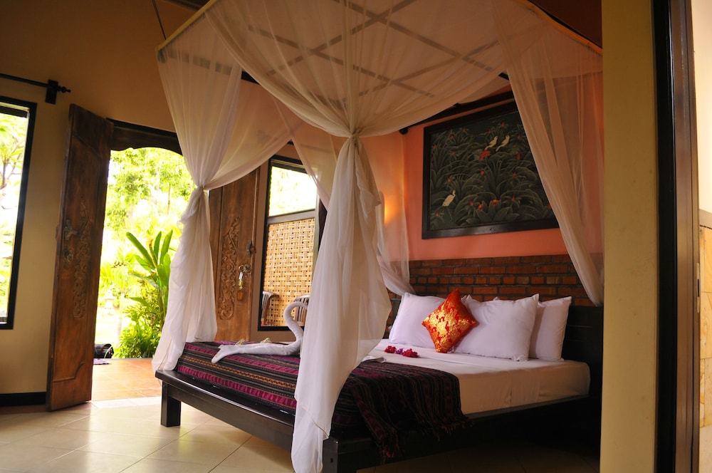 Tirta Sari Bungalows 39/66