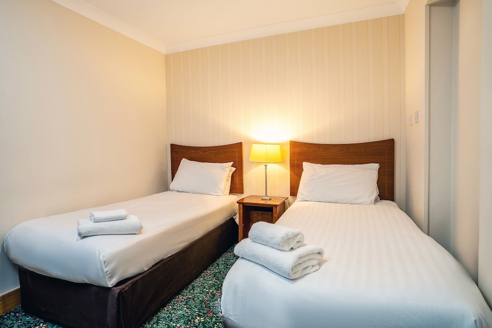 Ballina Manor Hotel 4/50
