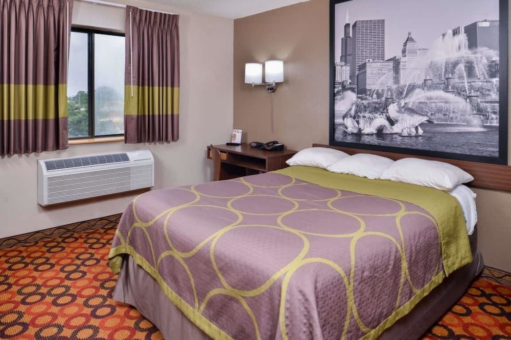 Super 8 By Wyndham Romeoville Bolingbrook 12/18