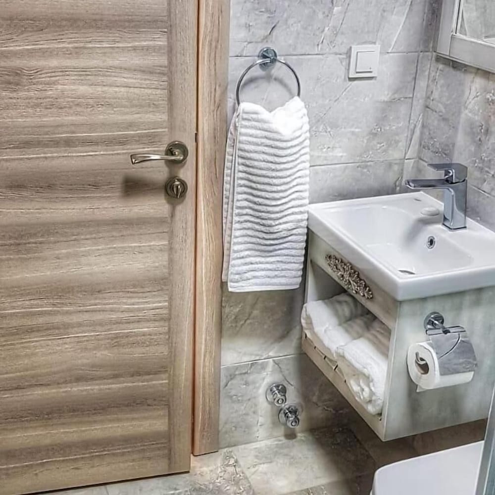 Ege Otel 35/36